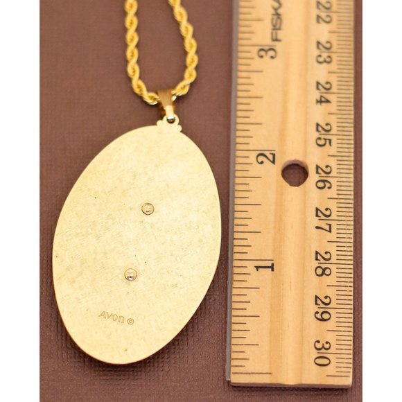 Vintage Elegant Woman Victorian Cameo Necklace 18 inch by Avon - U15 - Picture 3 of 3